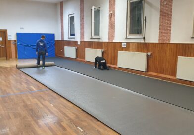 Neuer ETS-Indoor-Teppich in der Rochushalle verlegt